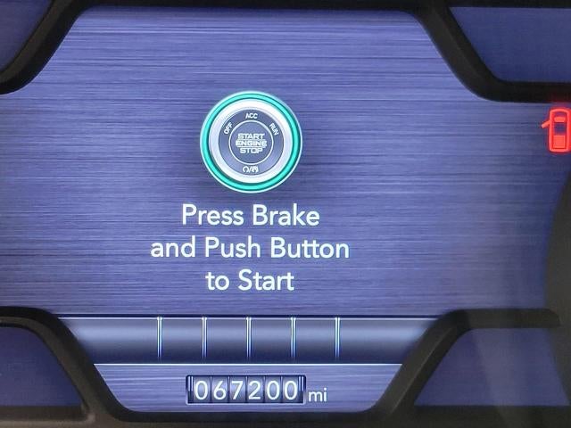 2019 RAM 1500 Laramie 4x4 Crew Cab 5'7 Box