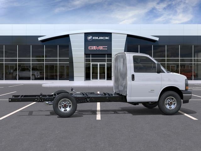 2025 GMC Savana Cutaway 3500 3500 Van 139
