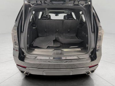 2025 Chevrolet Suburban 4WD 4dr RST