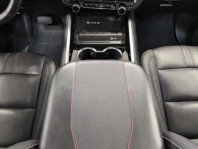 2025 Chevrolet Suburban 4WD 4dr RST