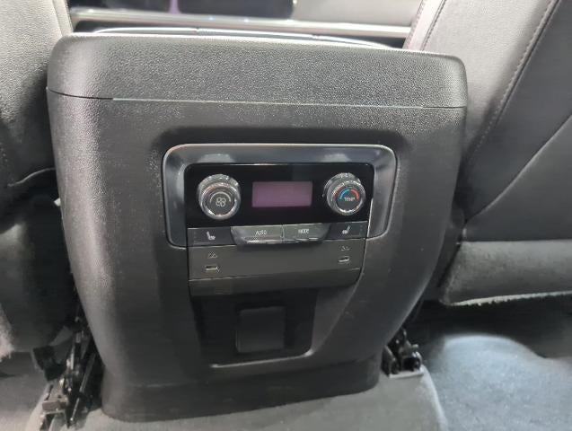 2025 Chevrolet Suburban 4WD 4dr RST