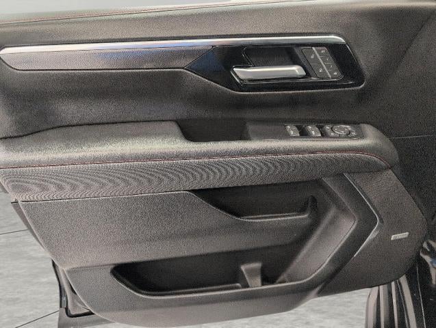 2025 Chevrolet Suburban 4WD 4dr RST