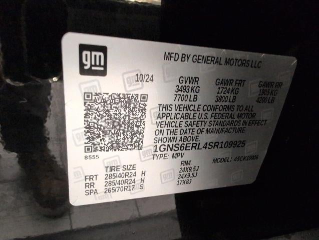 2025 Chevrolet Suburban 4WD 4dr RST