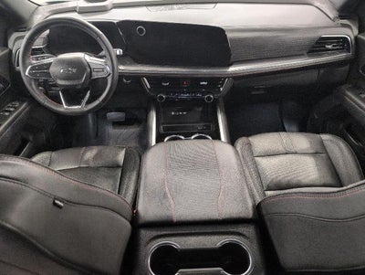 2025 Chevrolet Suburban 4WD 4dr RST