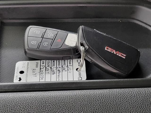 2024 GMC Sierra 1500 4WD Crew Cab 147 Elevation w/3VL