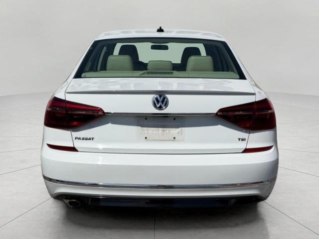 2017 Volkswagen Passat R-Line w/Comfort Pkg Auto