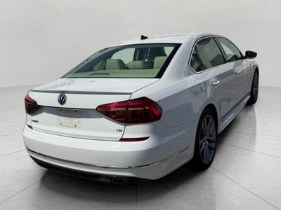 2017 Volkswagen Passat R-Line w/Comfort Pkg Auto