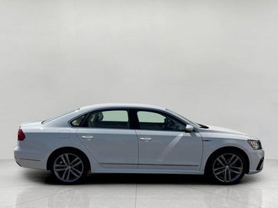 2017 Volkswagen Passat R-Line w/Comfort Pkg Auto