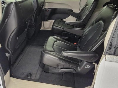 2024 Chrysler Pacifica Touring L FWD