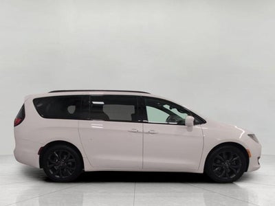 2020 Chrysler Pacifica Touring L Plus FWD