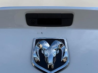 2019 RAM 1500 Classic SLT Crew Cab 4x4 5'7" Box