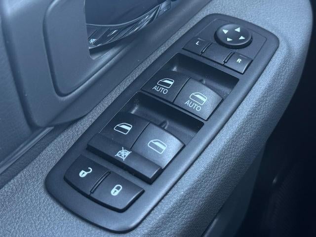 2019 RAM 1500 Classic SLT Crew Cab 4x4 5'7" Box