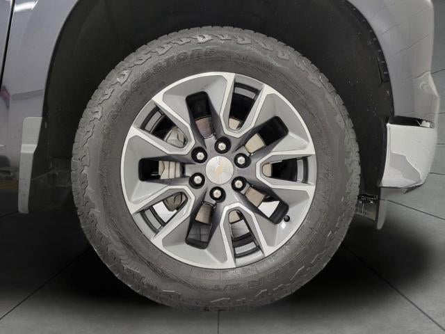 2023 Chevrolet Silverado 1500 4WD Crew Cab 147 LT w/1LT