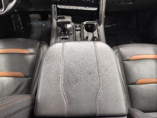 2024 GMC Sierra 1500 4WD Crew Cab 147 AT4