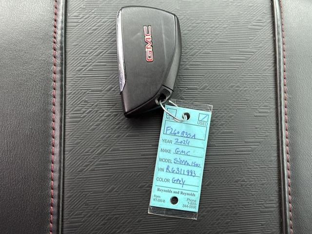 2024 GMC Sierra 1500 4WD Crew Cab 147 AT4X