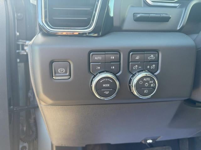 2023 GMC Sierra 1500 4WD Crew Cab 147 Denali