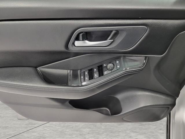 2025 Nissan Rogue AWD SV